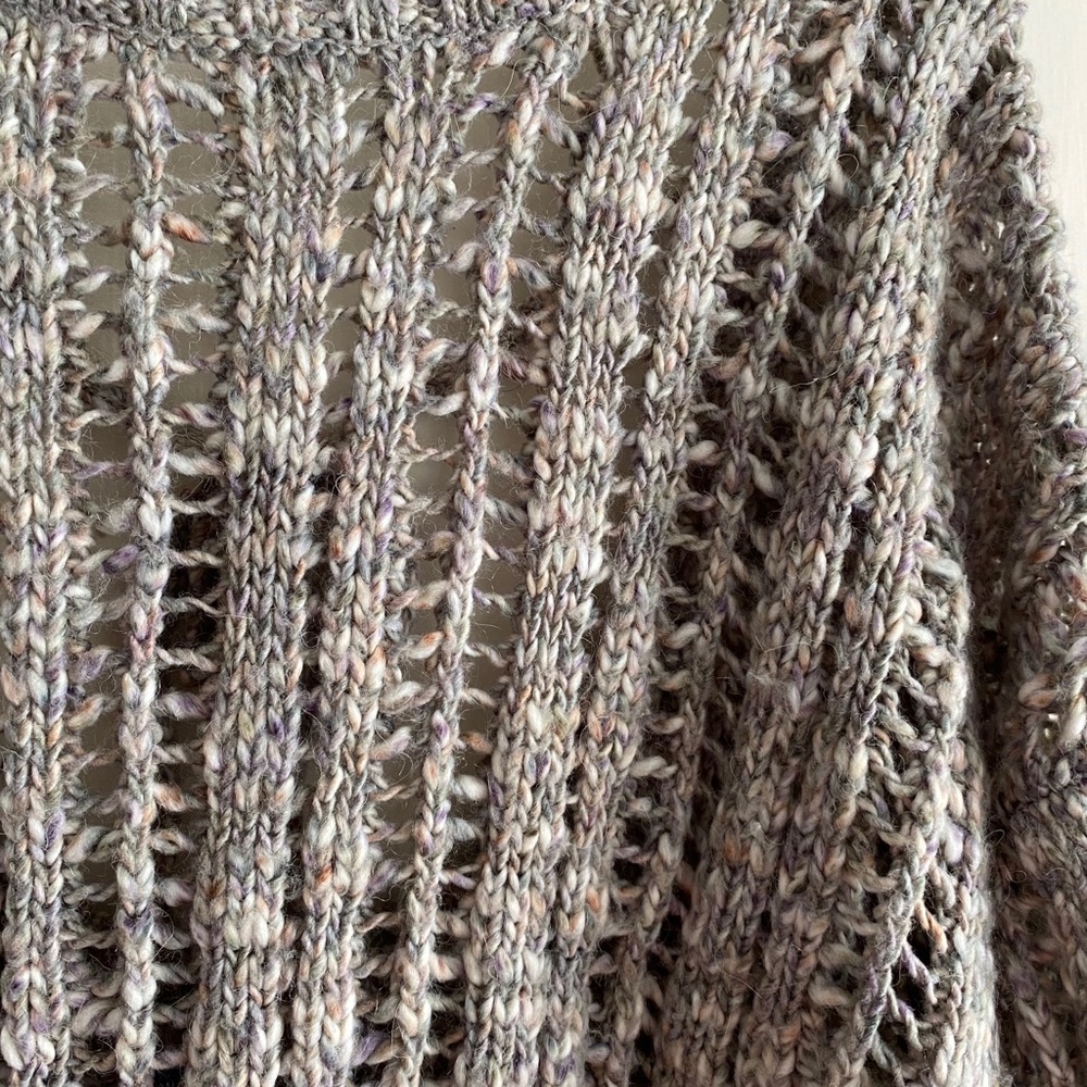 American Eagle Oversize Sweater - Picture 2 of 5